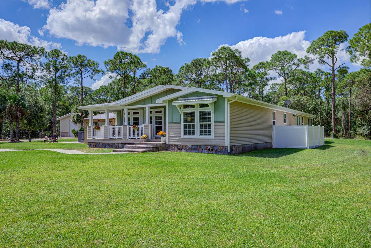 3885 Learwood Drive - Photo 1