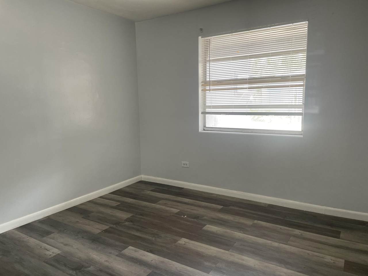 131 27th Street - Photo 1