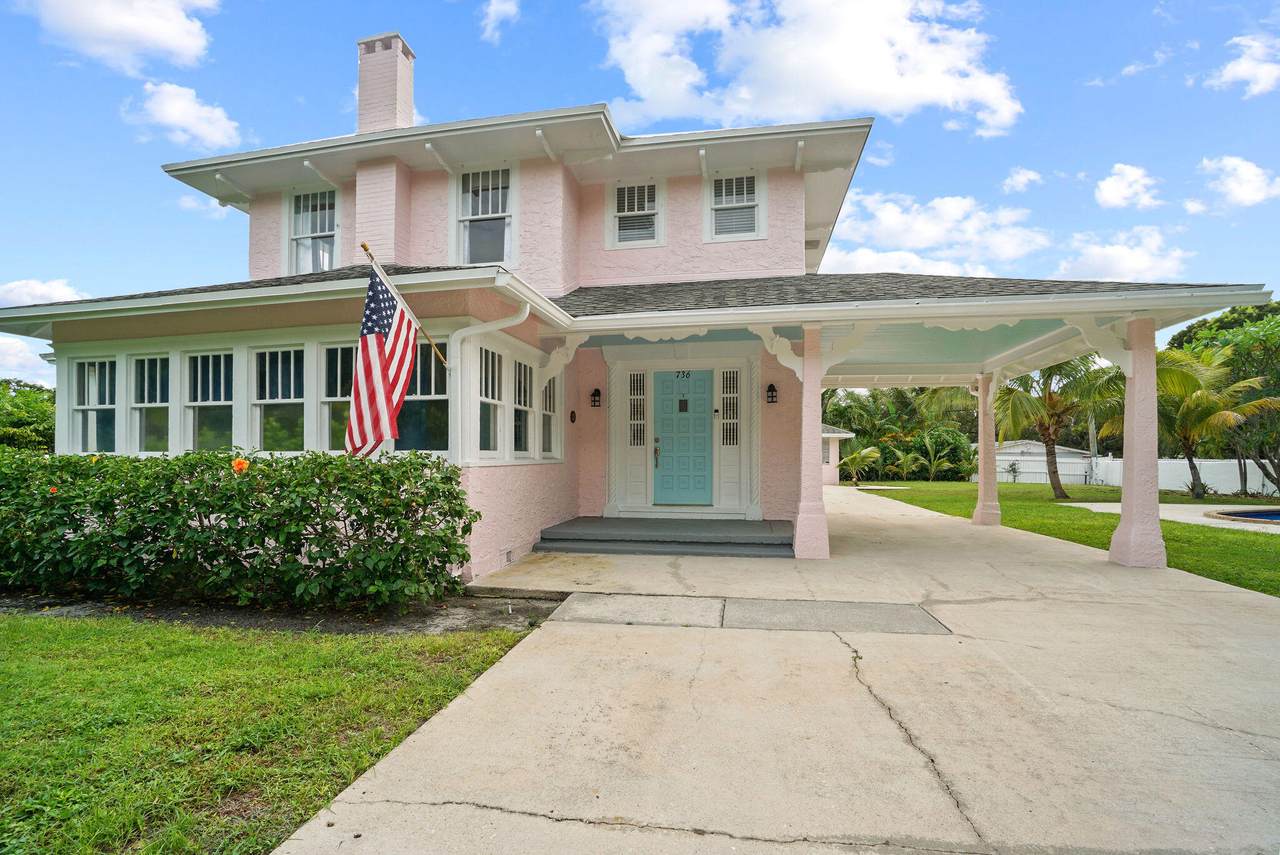 736 Sunset Road - Photo 1