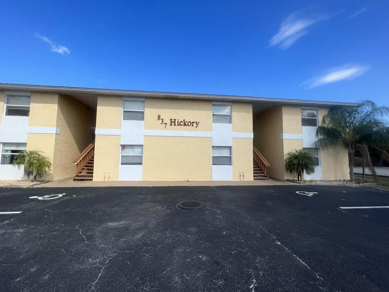 837 Hickory Street - Photo 1