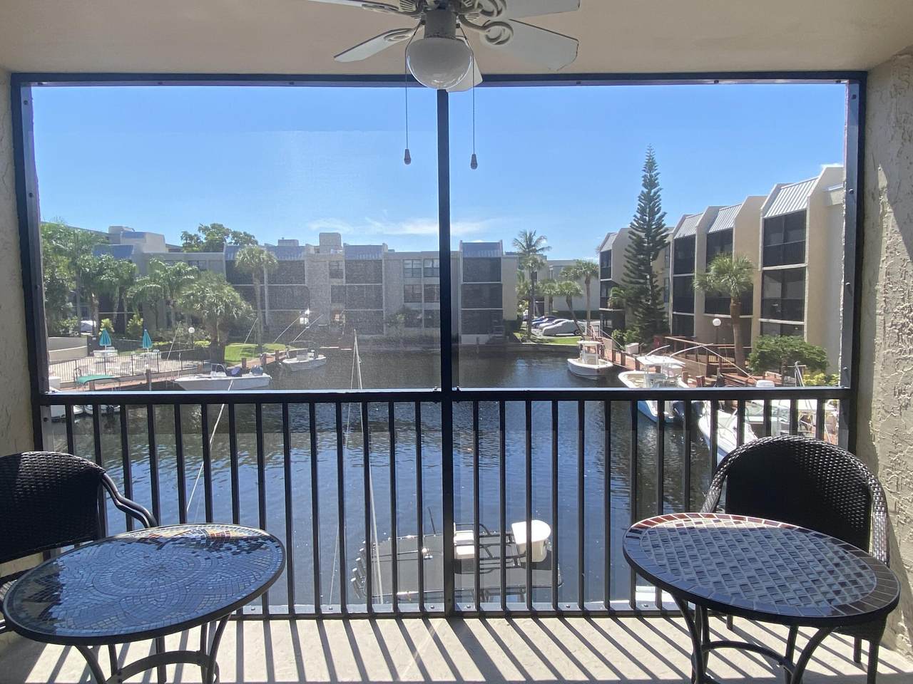9 Royal Palm Way - Photo 1