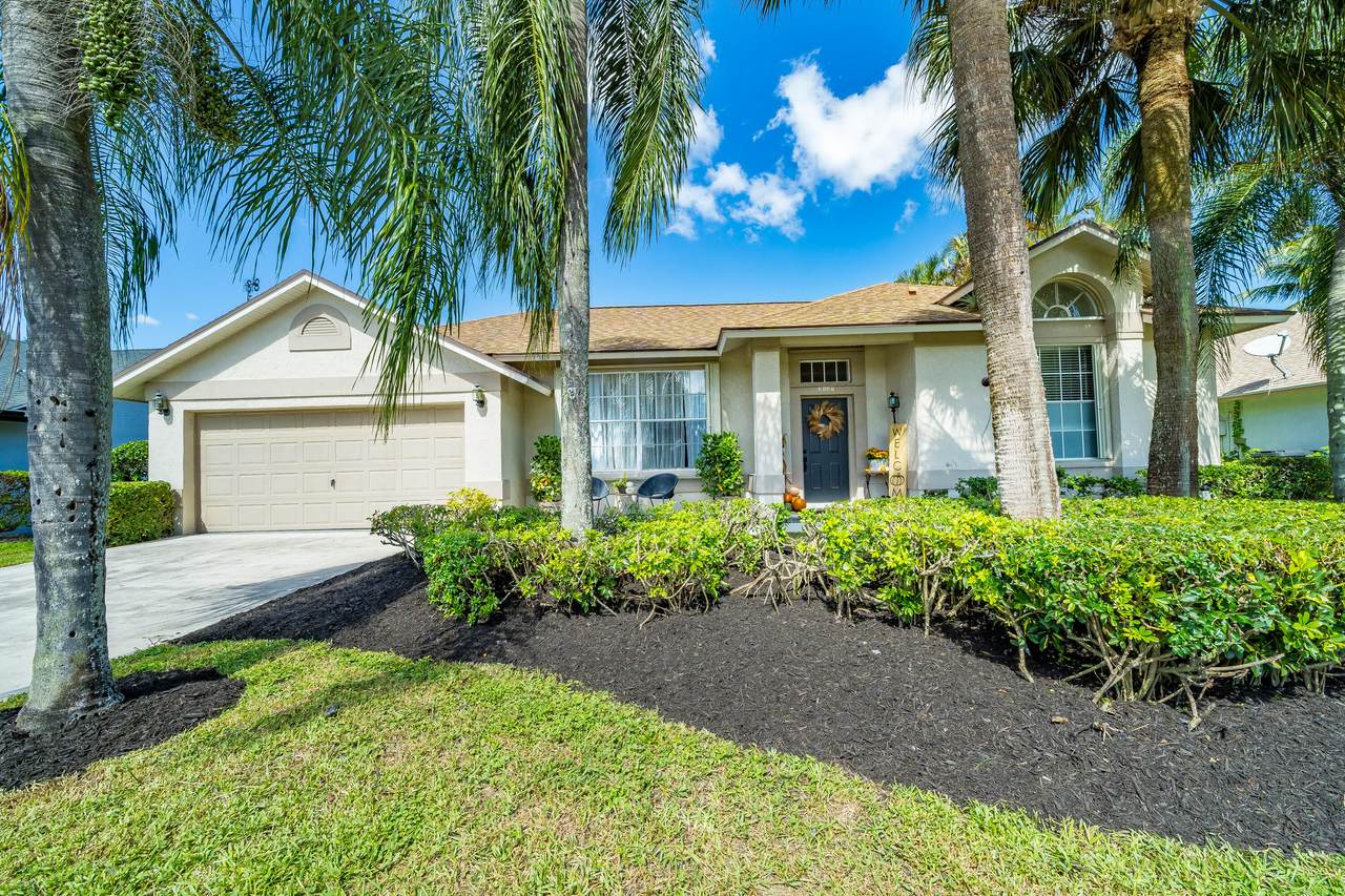 3687 Woods Walk Boulevard - Photo 1