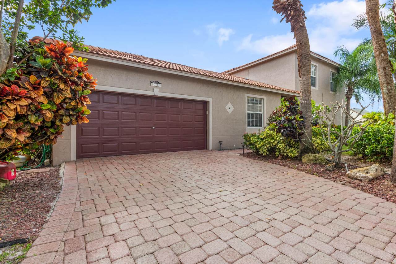 1752 Pierside Circle - Photo 1