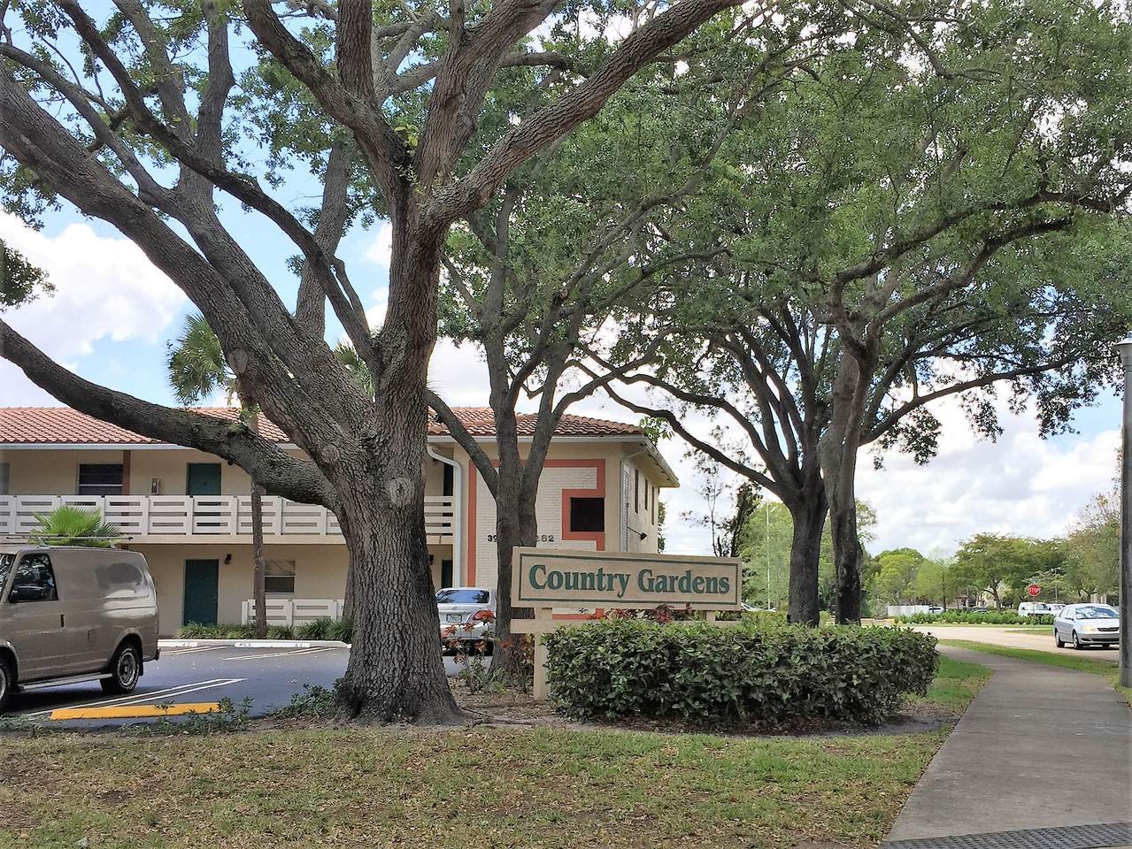 3207 103rd Terrace - Photo 1