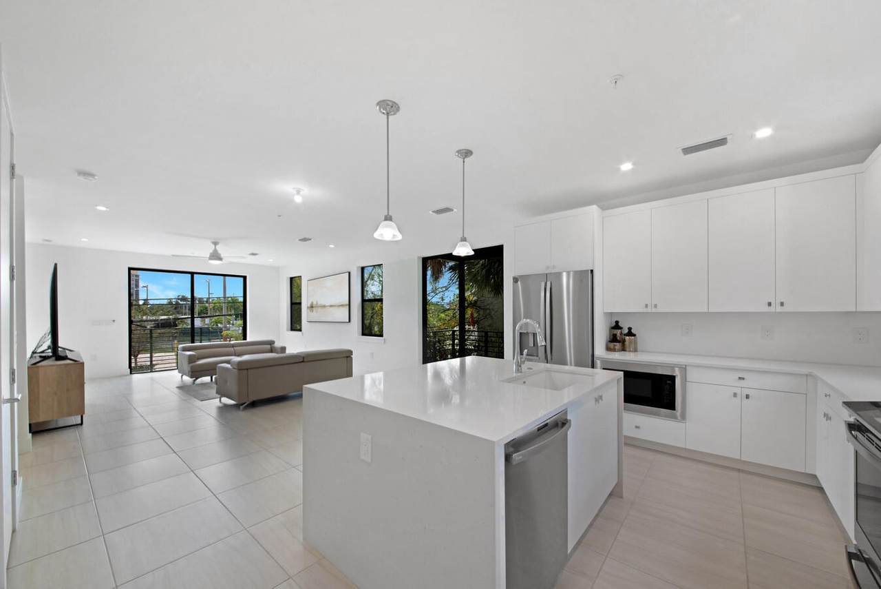 551 21st Court - Photo 1