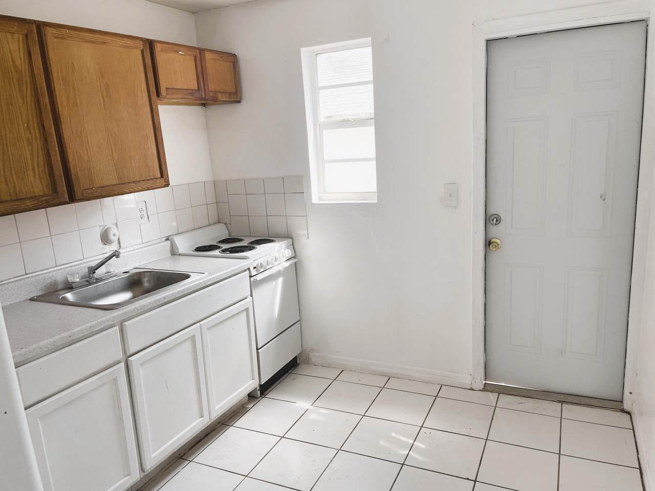 710 7th Street - Photo 1