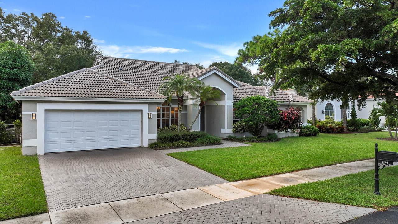 1001 Parkside Circle - Photo 1