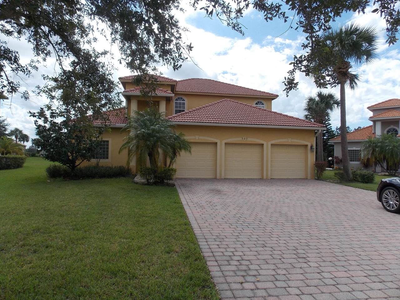 323 Sheffield Circle - Photo 1