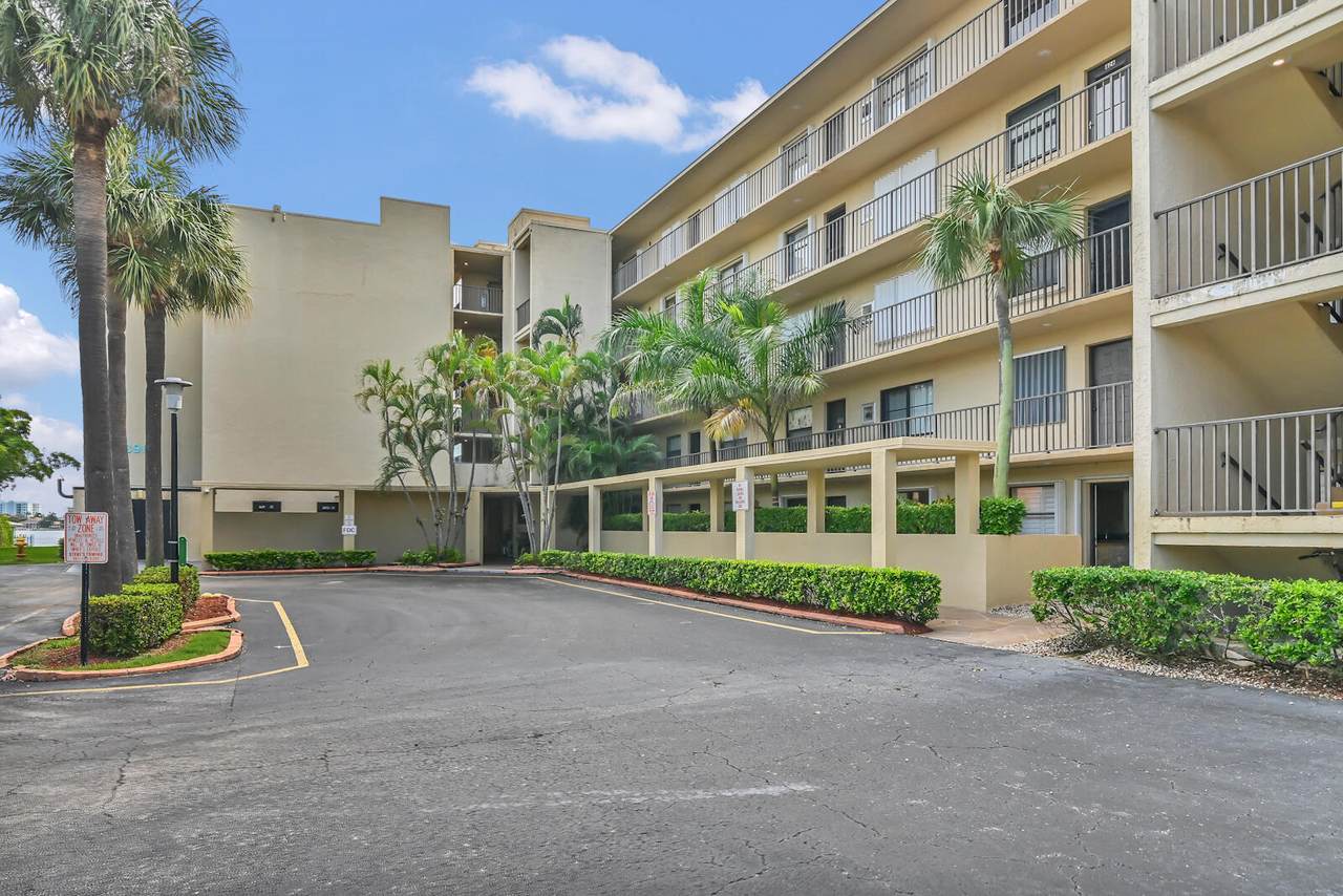 896 Federal Highway - Photo 1