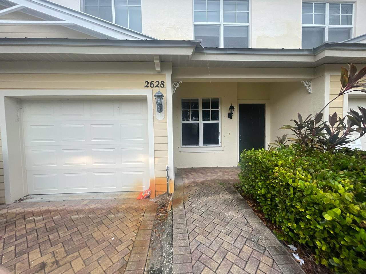 2628 Creekside Drive - Photo 1
