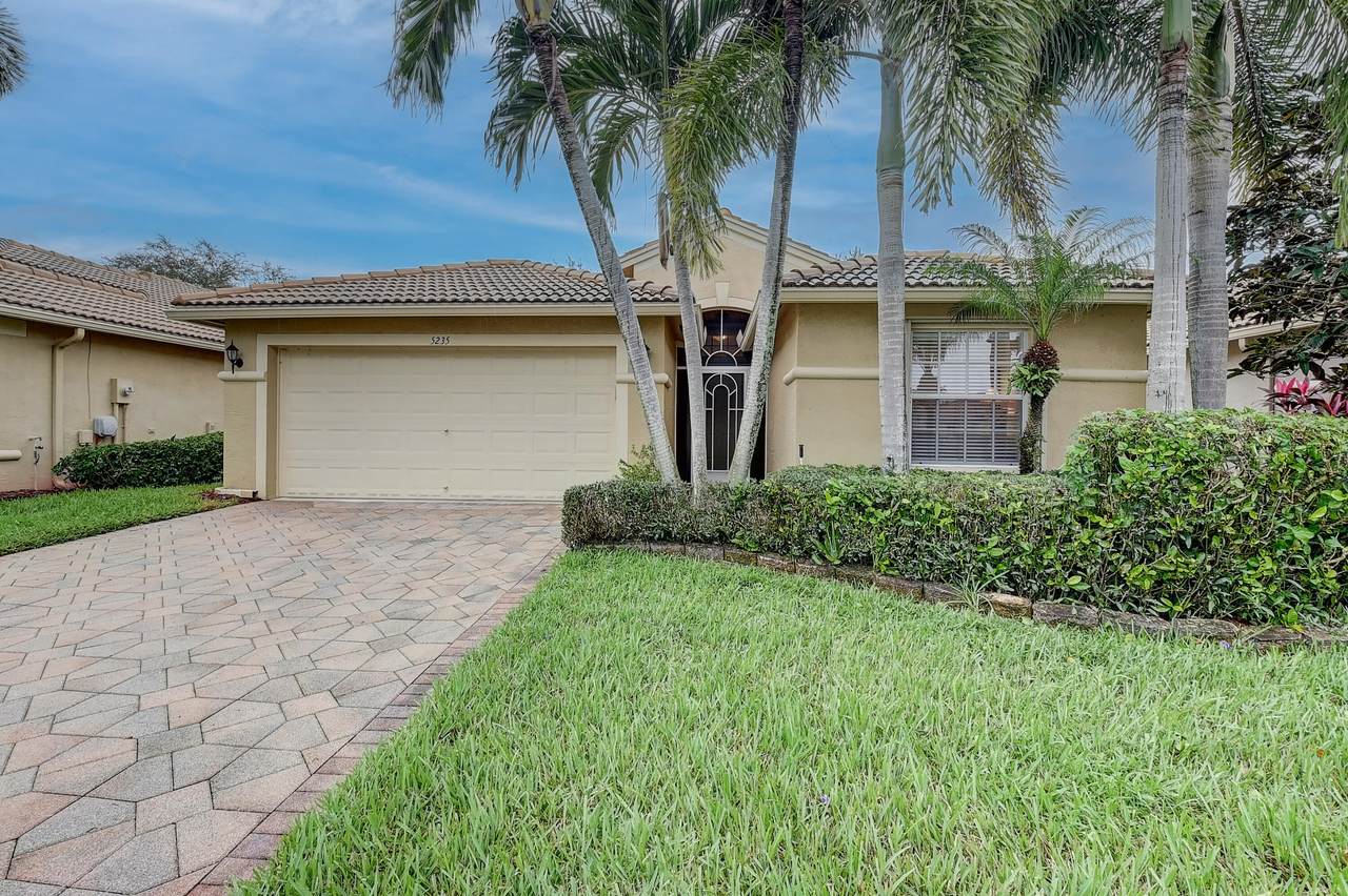 5235 Espana Avenue - Photo 1