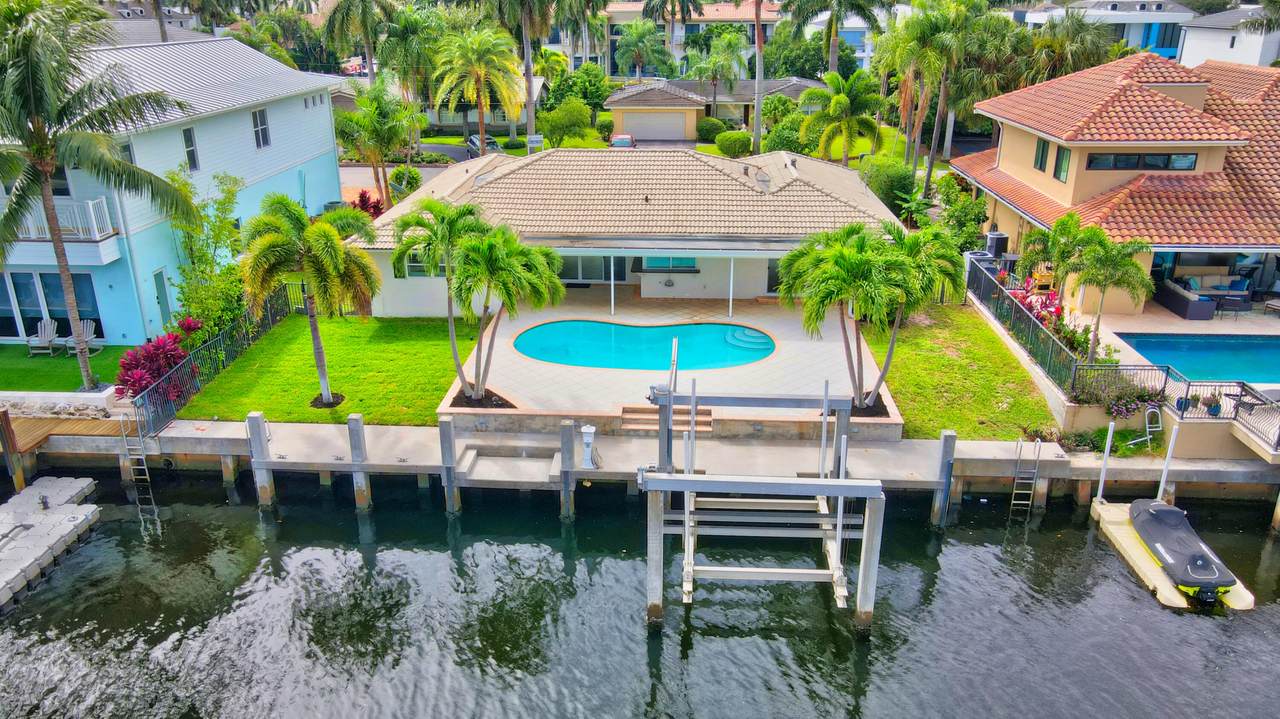 721 Marine Drive - Photo 1