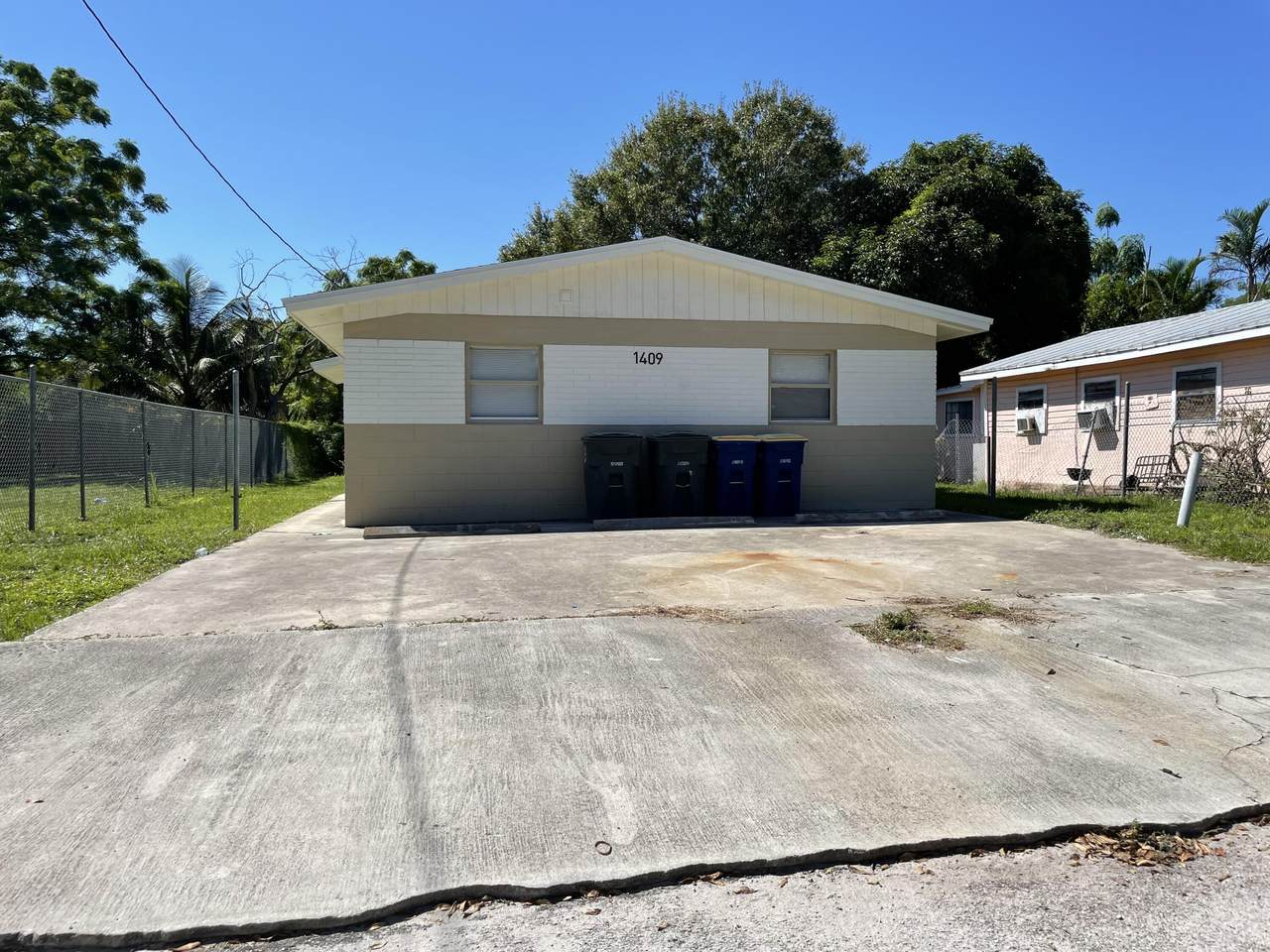 1409 Edgewood Terrace - Photo 1