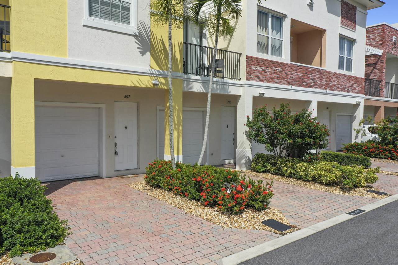 10360 Stephanie Way - Photo 1