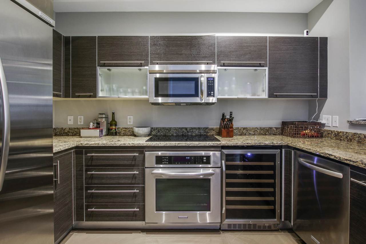 550 Okeechobee Boulevard - Photo 1