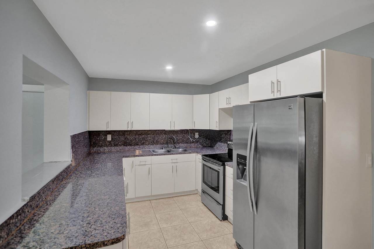 2670 66 Avenue - Photo 1