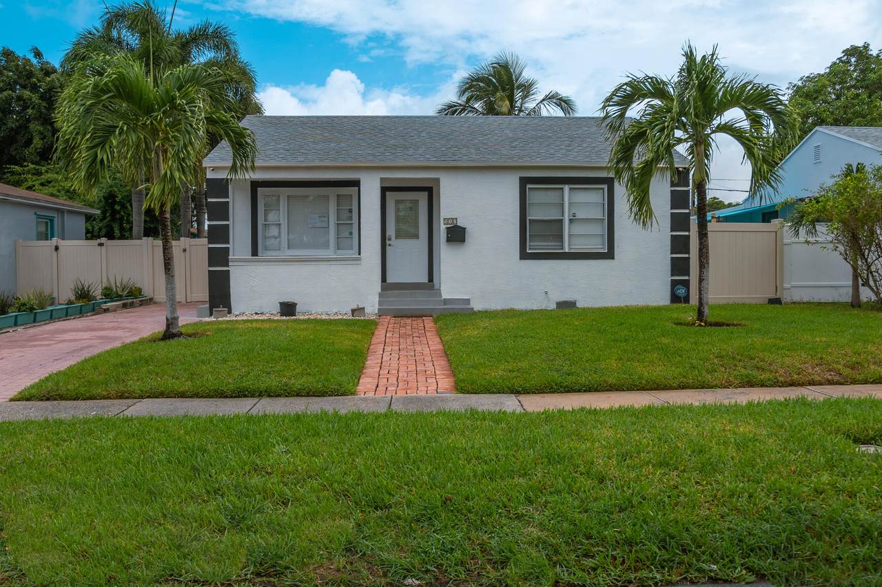 517 Colonial Road - Photo 1