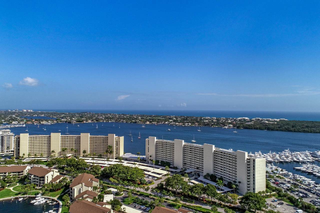 132 Lakeshore Drive - Photo 1