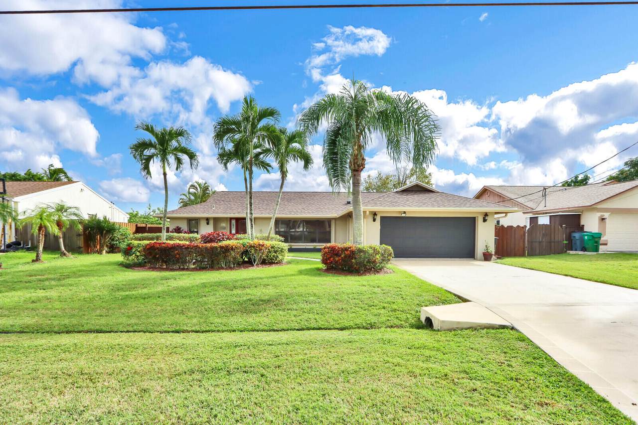 326 Surfside Avenue - Photo 1