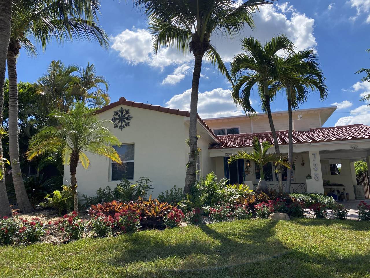 736 Park Place - Photo 1