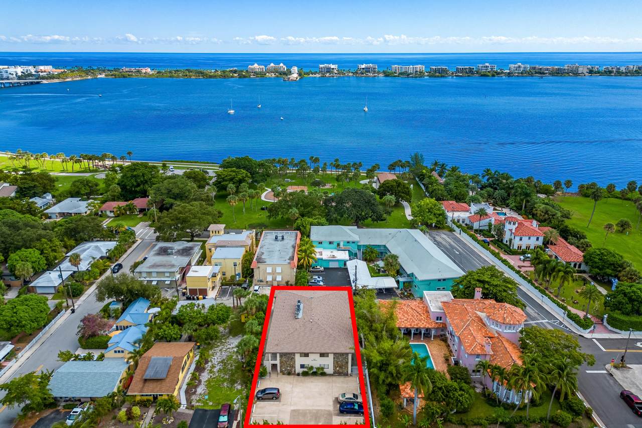 412 Palmway - Photo 1
