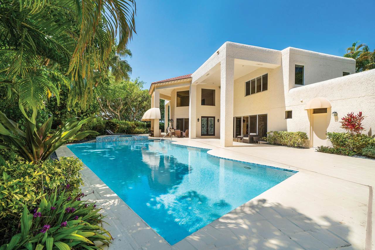 17046 Royal Cove Way - Photo 1