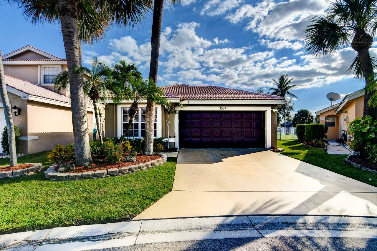 3574 Danbury Court - Photo 1