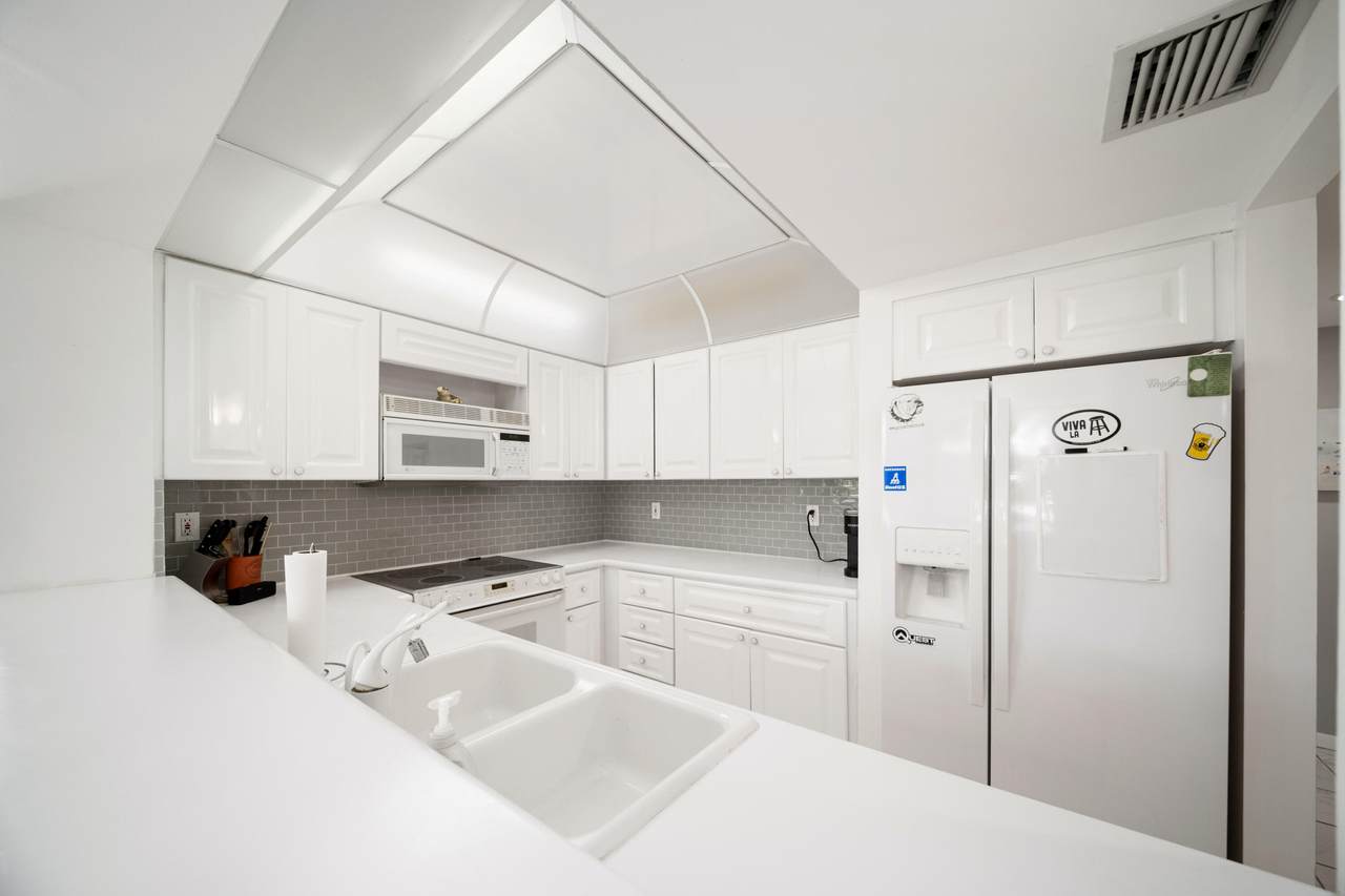 799 Jeffery Street - Photo 1
