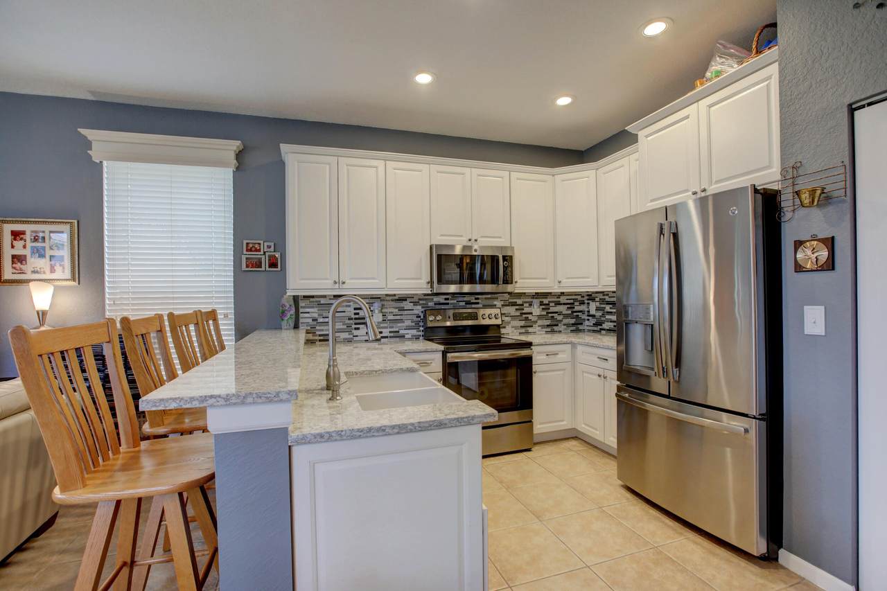 15052 20th Street - Photo 1