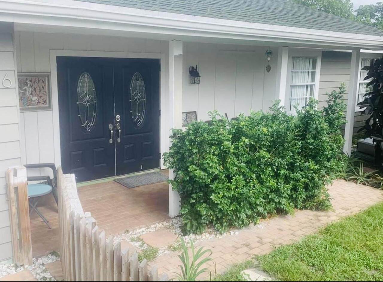 19536 Seabrook Road - Photo 1
