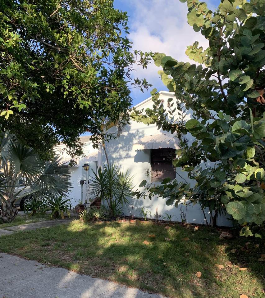 4404 Spruce Avenue - Photo 1