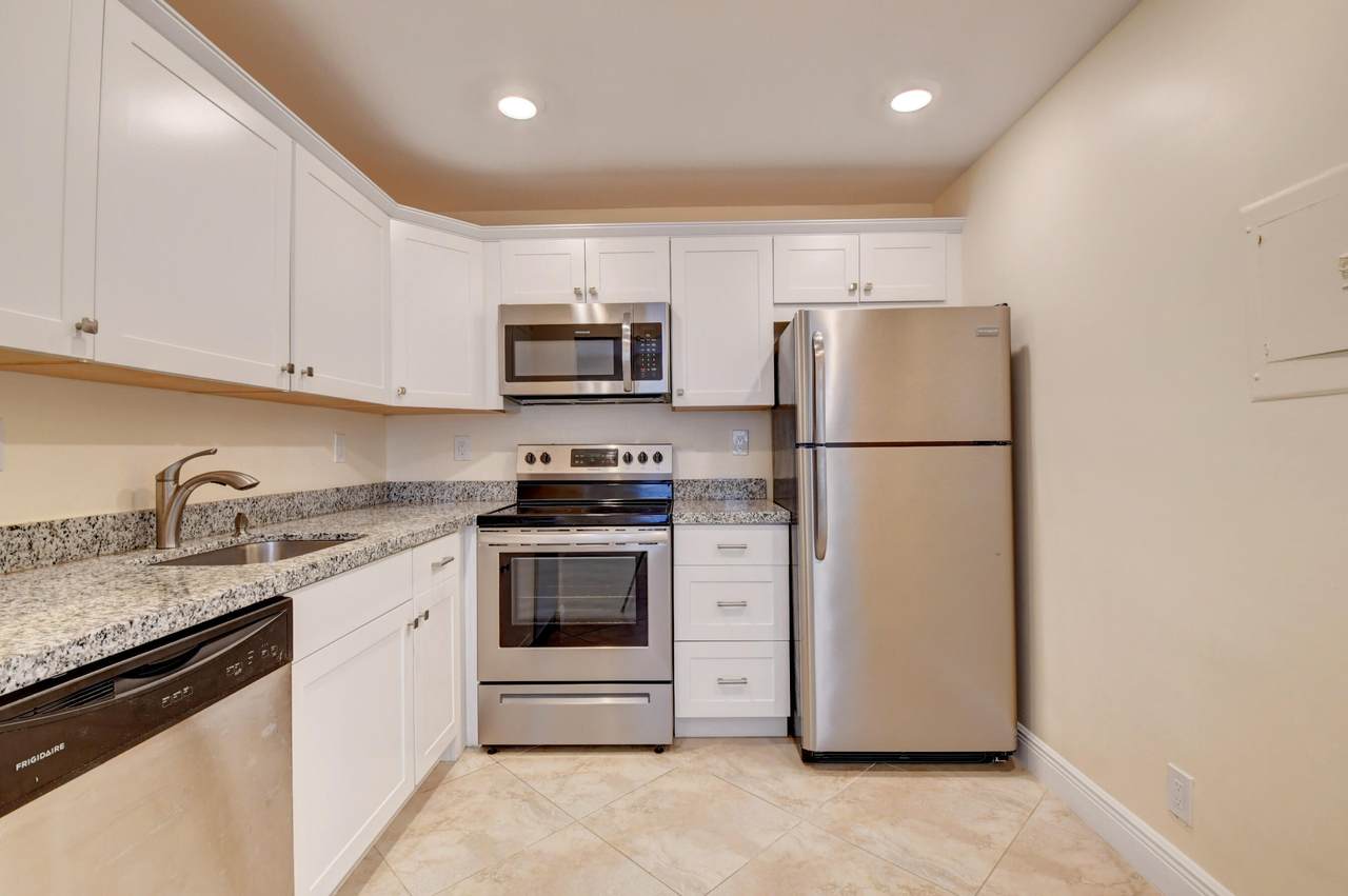 530 Normandy L - Photo 1