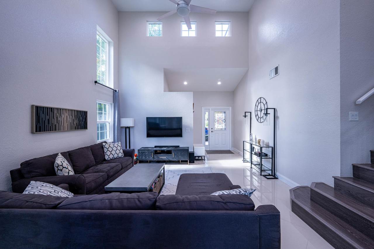 32 Governors Court - Photo 1