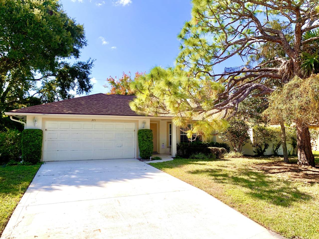 371 Evergreen Avenue - Photo 1