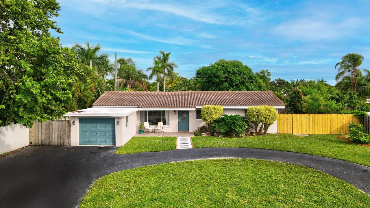425 33rd Street - Photo 1