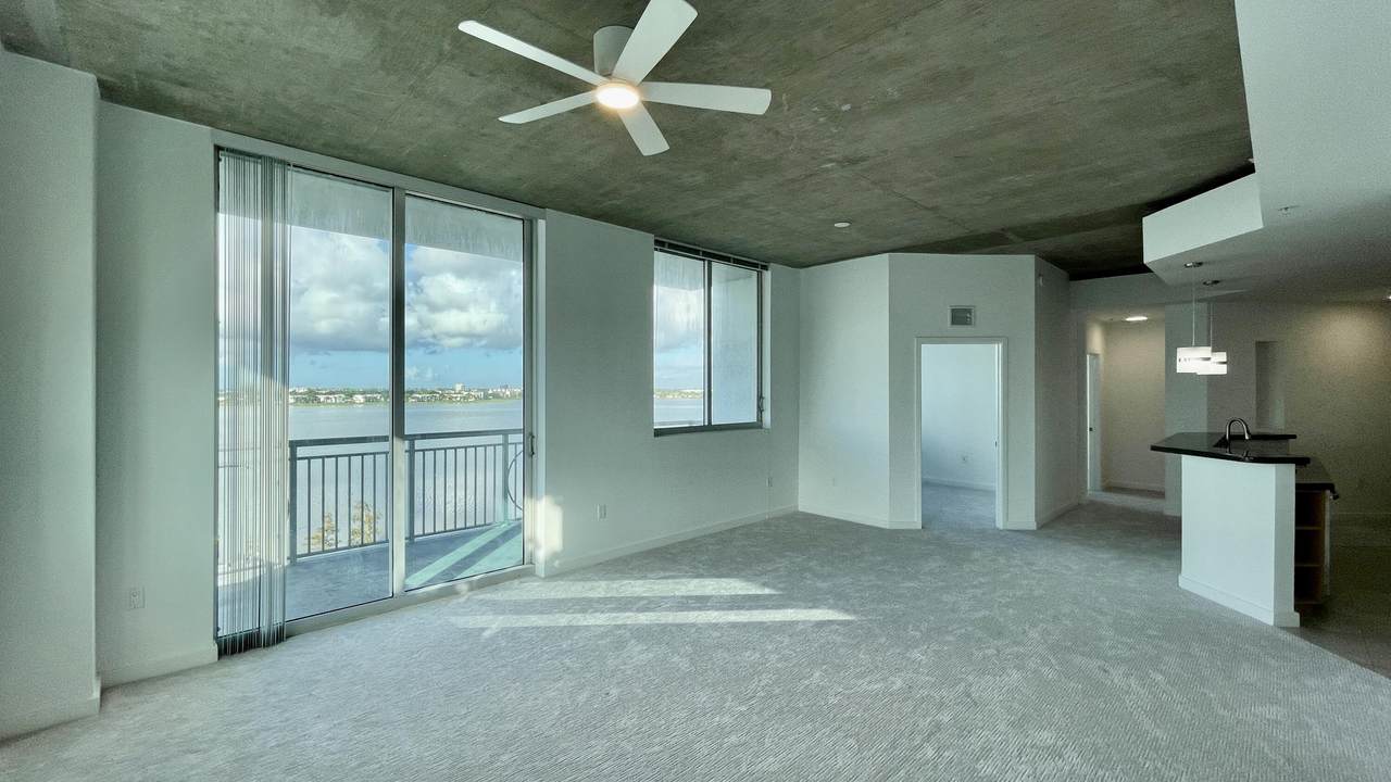 300 Australian Avenue - Photo 1