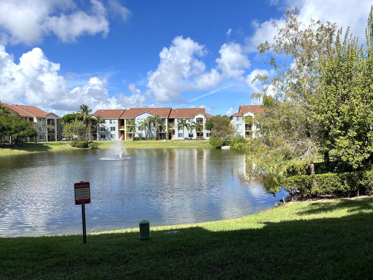 904 Villa Circle - Photo 1