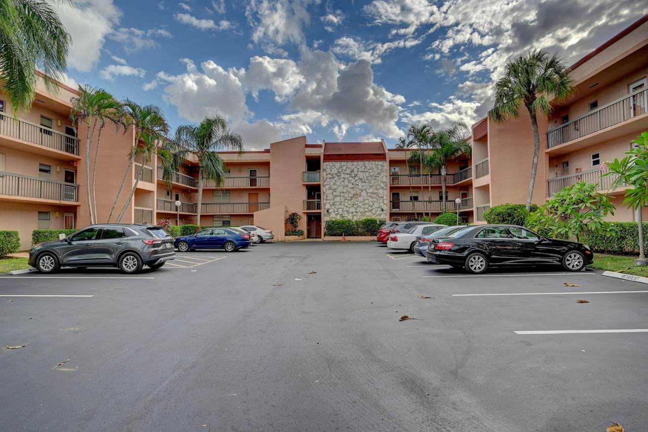 3040 Holiday Springs Boulevard - Photo 1