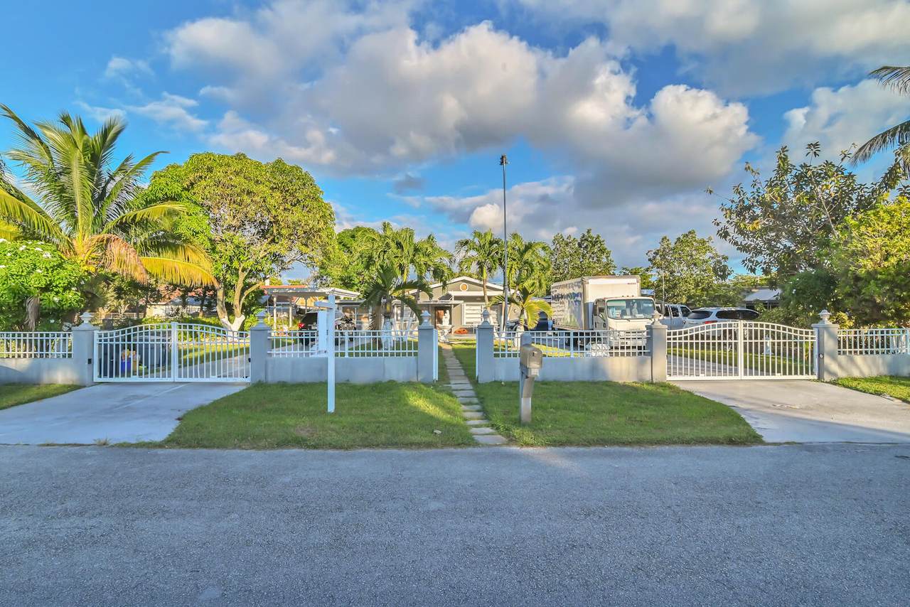 2386 Sunrise Drive - Photo 1
