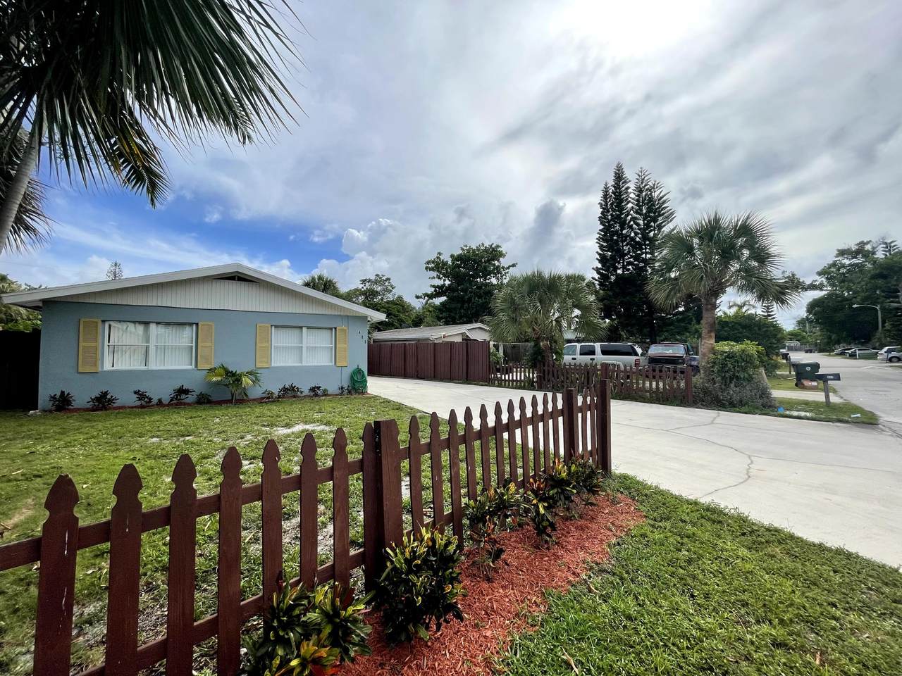 488 Lancaster Street - Photo 1