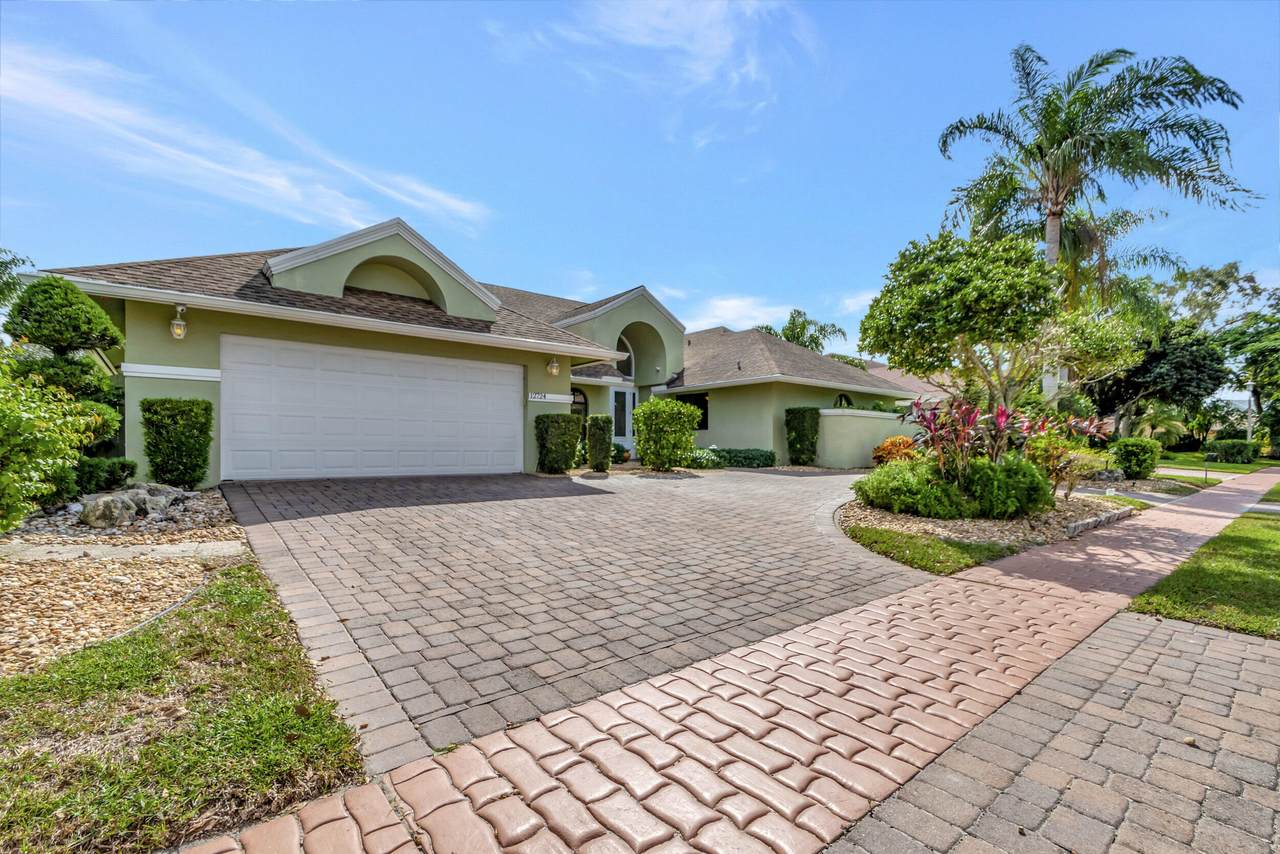 12724 Headwater Circle - Photo 1