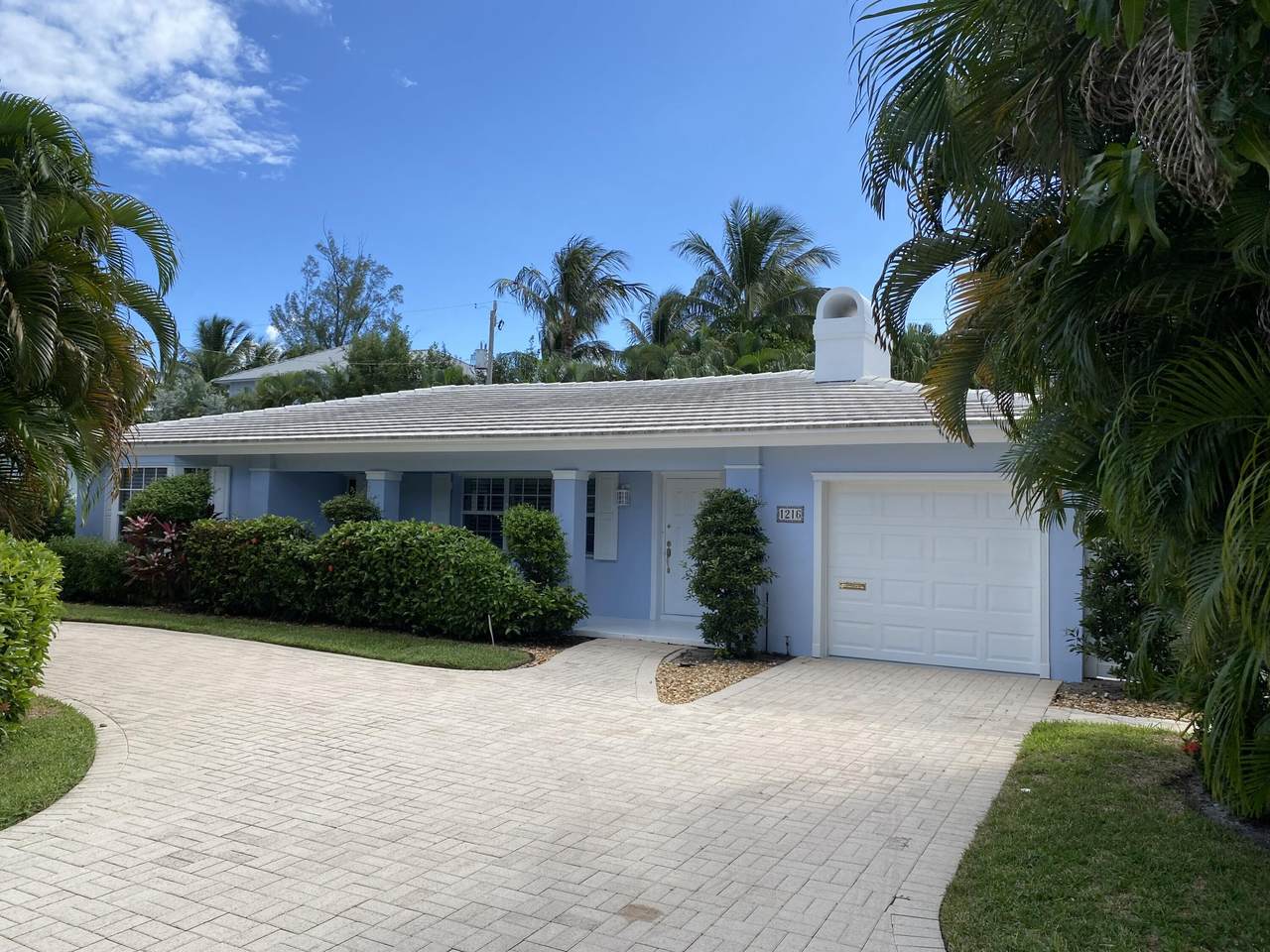 1216 Crestwood Drive - Photo 1