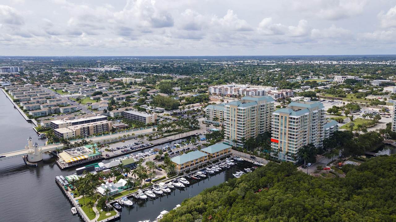 700 Boynton Beach Boulevard - Photo 1