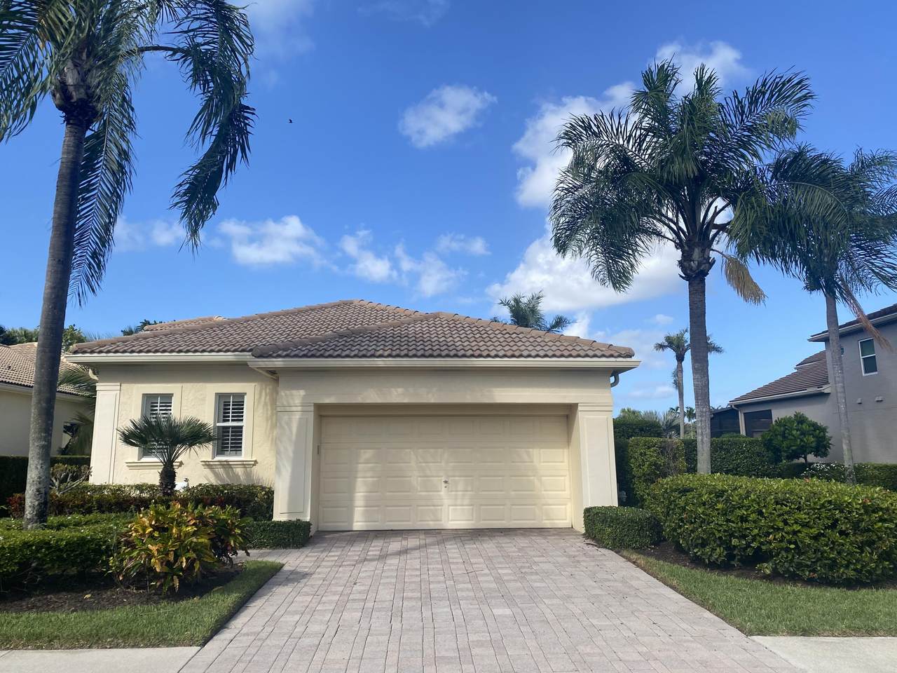 18 Laguna Court - Photo 1