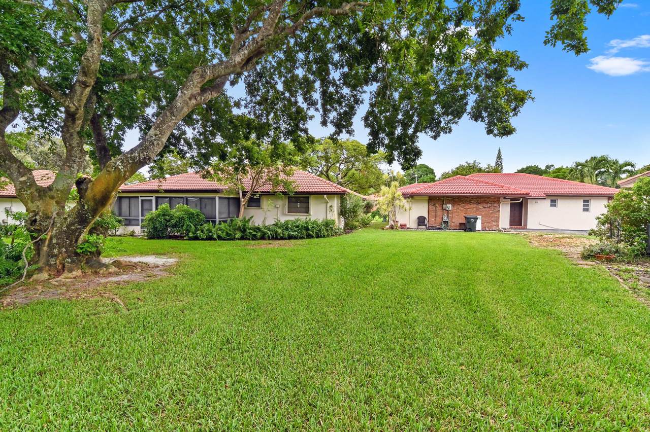 313 42nd Street - Photo 1