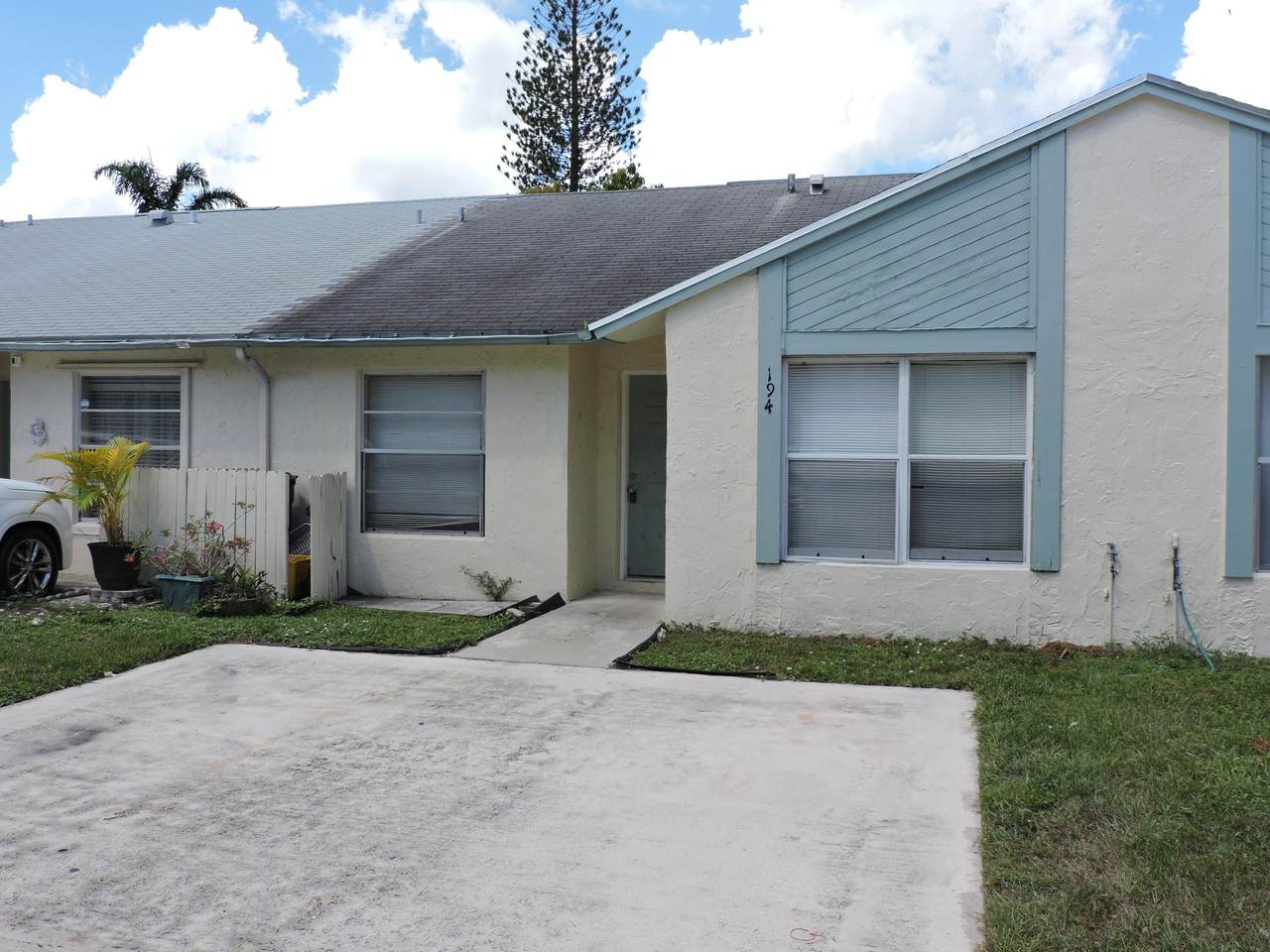 194 Pinewood Court - Photo 1