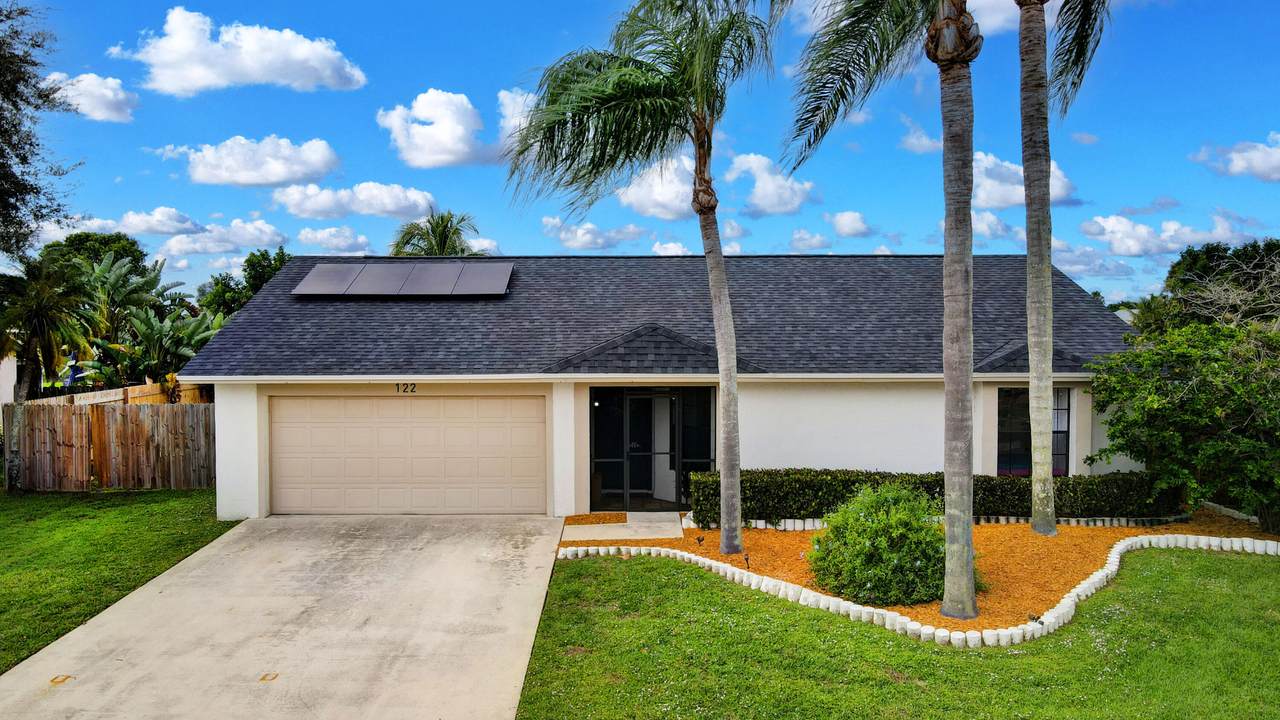 122 Parkwood Drive - Photo 1