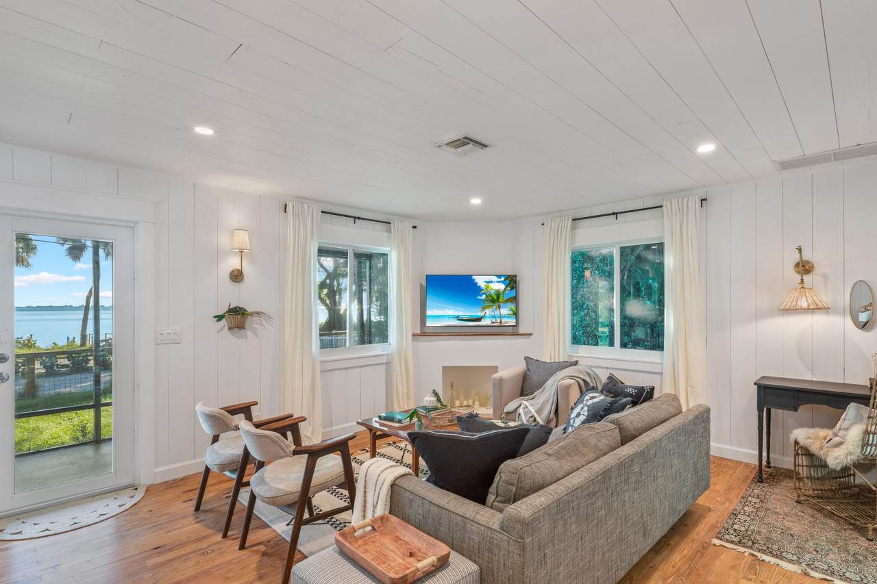 10007 Indian River Drive - Photo 1