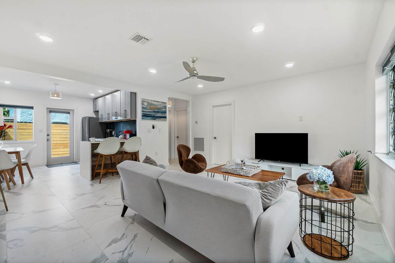 711 2nd Street - Photo 1
