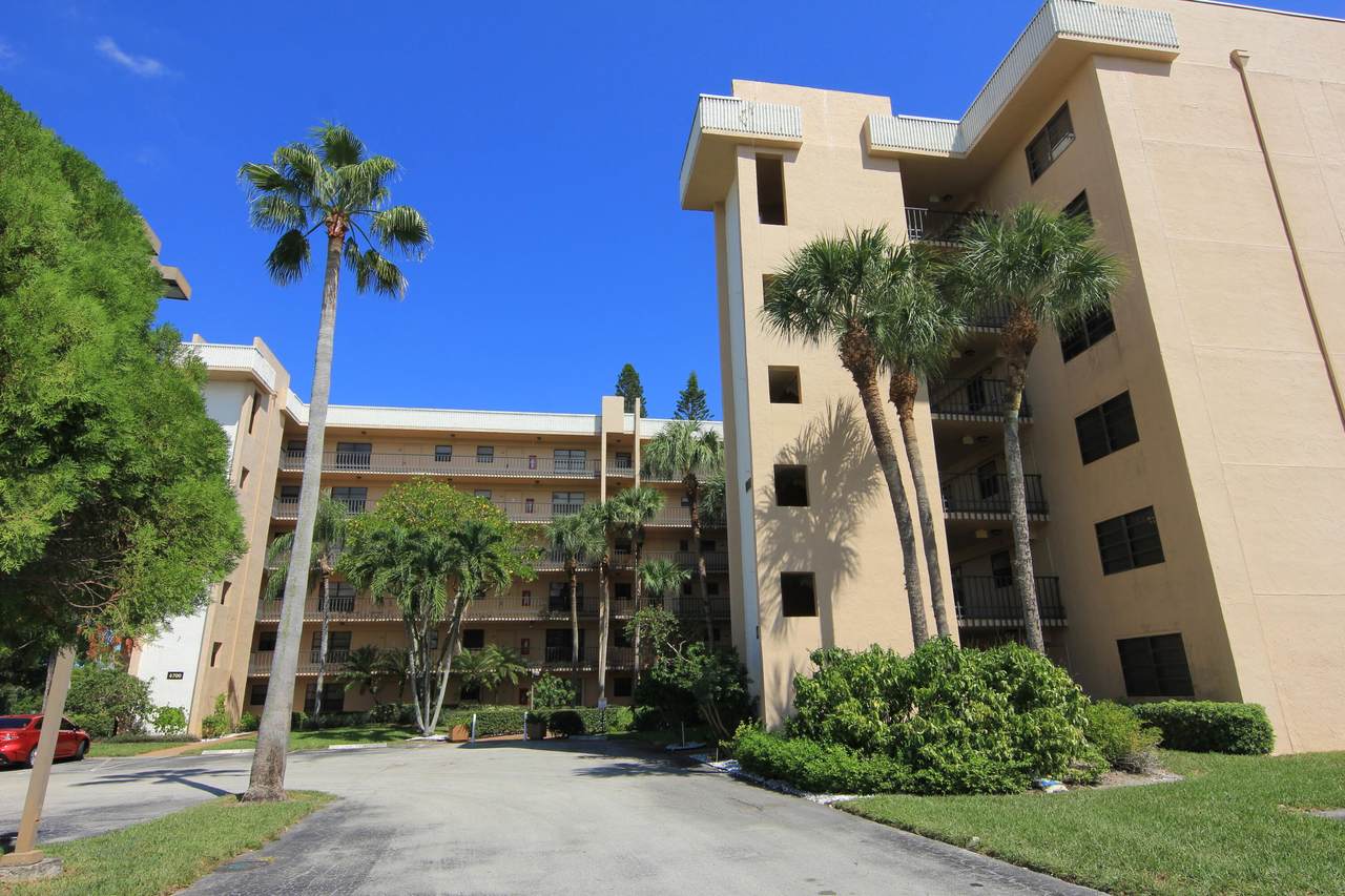 4700 Lucerne Lakes Boulevard - Photo 1